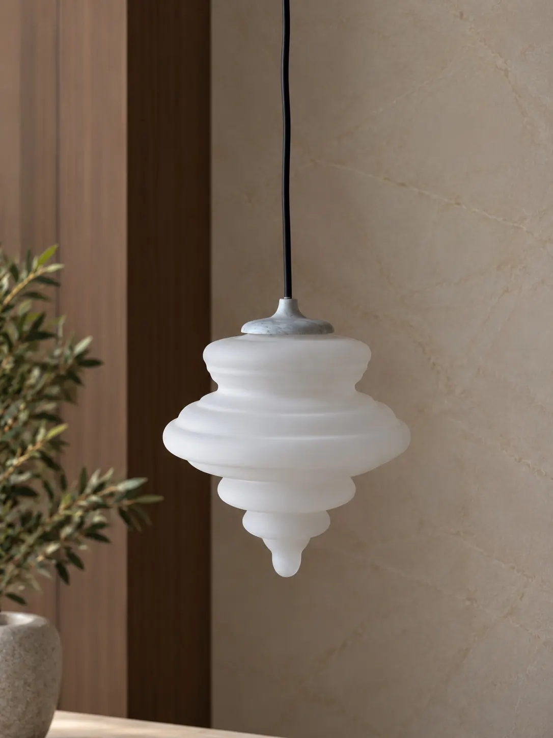 معلّقة متدرّجة على شكل قطرة MD10720-1-350S, مطفأة